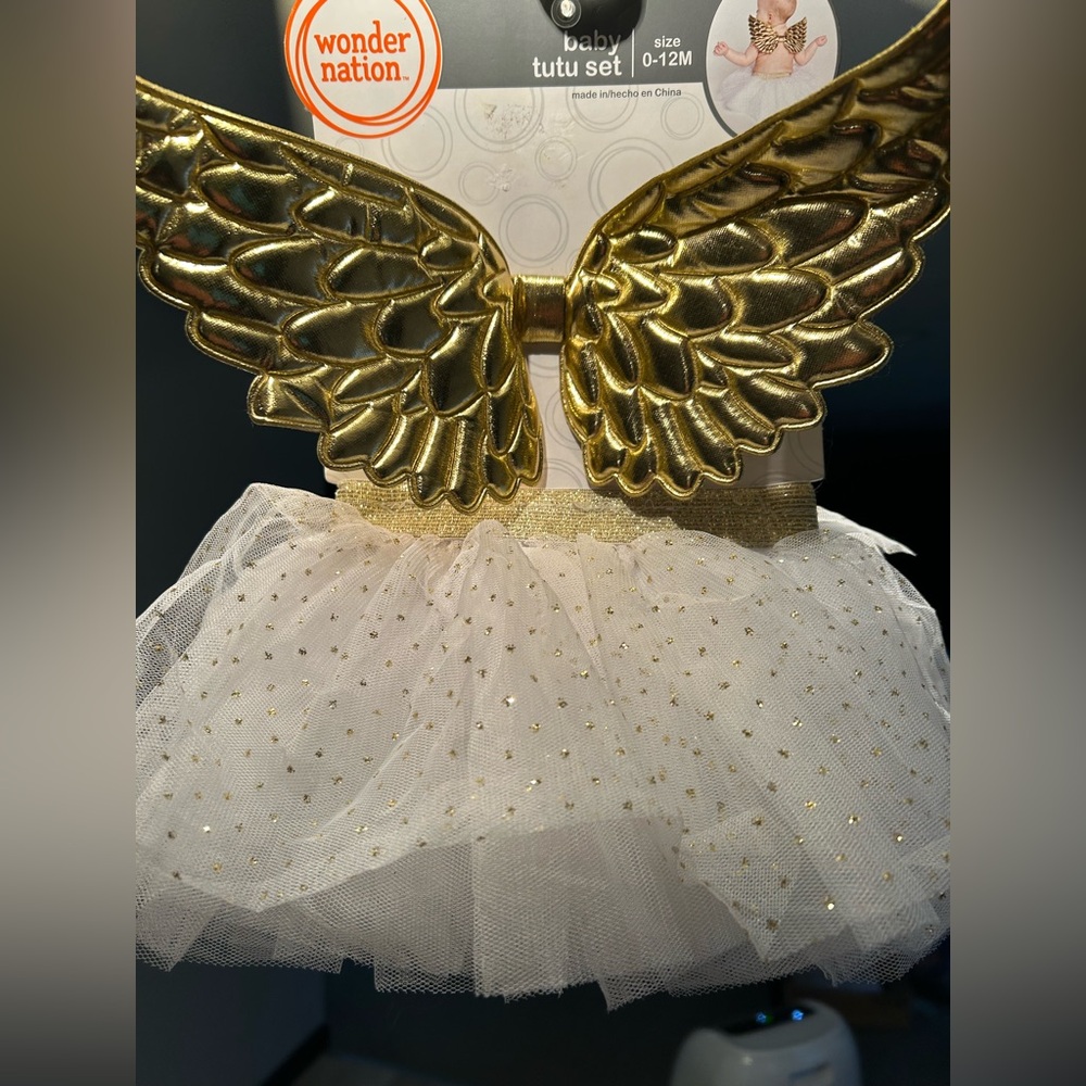 Absolutely Adorable 🥰 a must have for all you VS Moms out there !